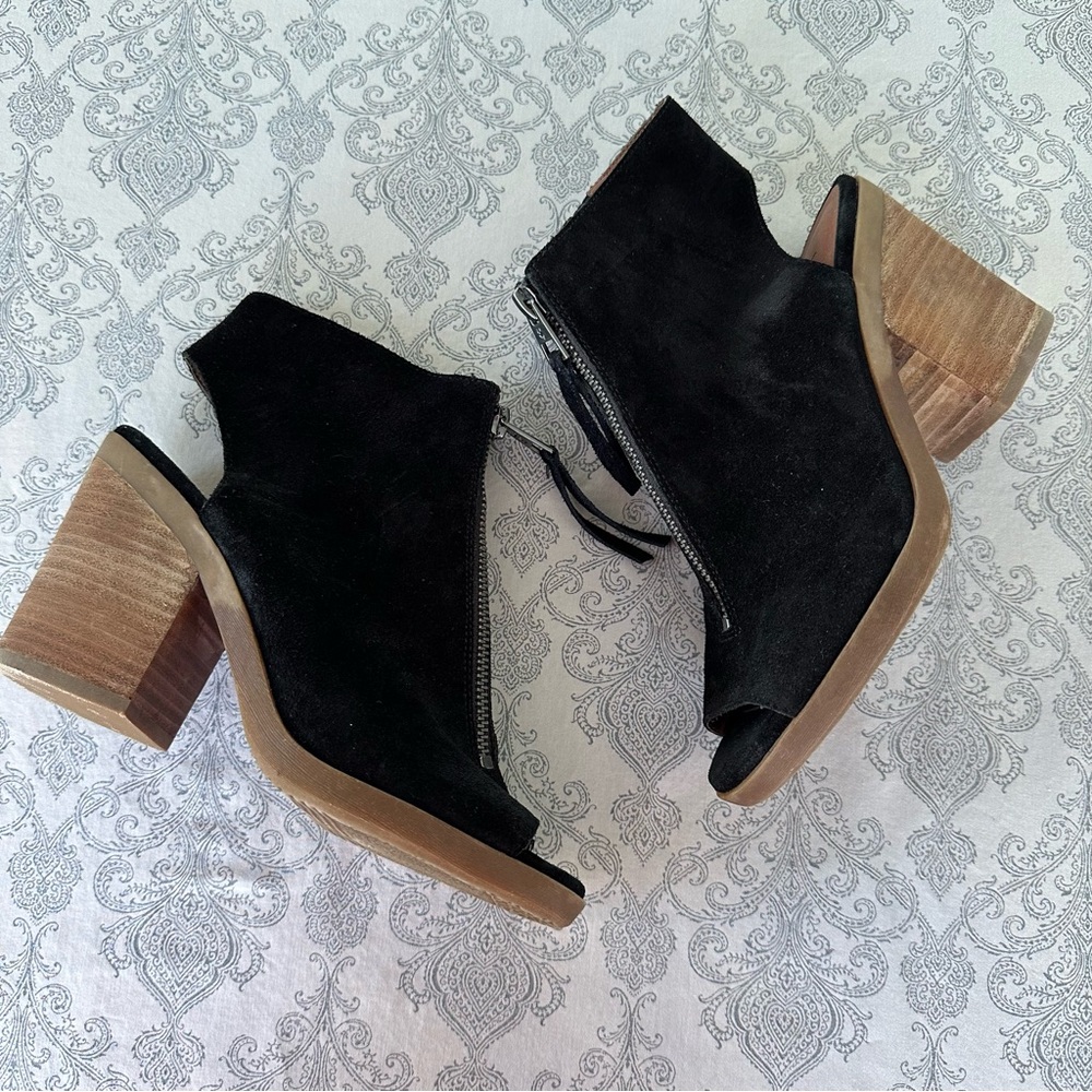 Lucky Brand Obaha Suede Peep Toe Bootie Size 6